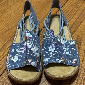 Rieker’s floral blue sandals size 8.5 or eu 39